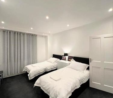 Hurlet Apartment | Lovely 2 Bed Apt close to Silverburn Mall