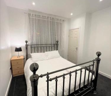 Hurlet Apartment | Lovely 2 Bed Apt close to Silverburn Mall