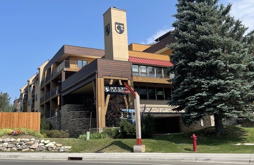 Steamboat Springs Condo | Lovely 2 bedroom condo - steps from gondola/mountain base