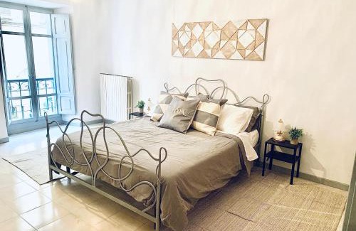 Centro Storico Apartment | Lovely 2 bedroom apartment steps from Ascoli's stunning Piazza del Popolo