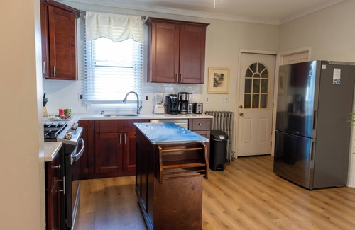 Plainfield Apartment | Lovely 2-bedroom apartment in Plainfield with WI-FI AC and a fenced in bac yard