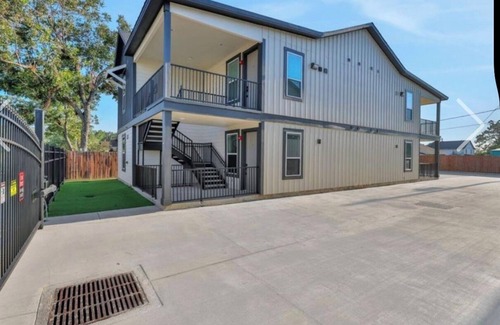 Southeast Houston Apartment | Lovely 2-bedroom apartment in Central Houston with AC, WiFi 5 min from downtown