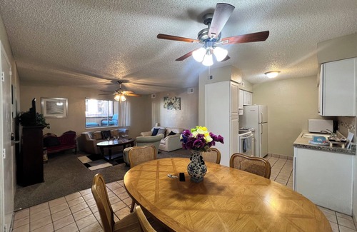Casas Adobes Apartment | Lovely 2-bedroom apartment with WiFi, AC in Tucson