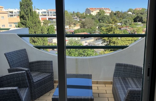 Alvor Apartment | Lovely 2 Bedroom Apartment in Alvor with Shared Pool close to Town and Beach