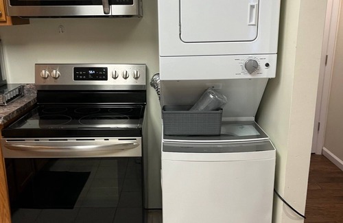Quincy Apartment | Lovely 2 Bedroom Apt - Book 3 and 1 Night free