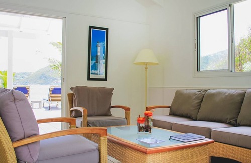 Anse de Lorient Villa | Lovely 2 bedroom bungalow steps away from Lorient Beach and shopping