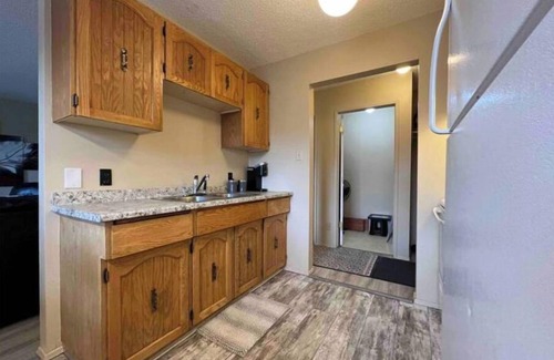 Grande Prairie House | Lovely 2 Bedroom - 10 minutes from hospital and park