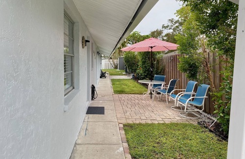 Vamo Condo | LOVELY 2- BEDROOM CONDO 7 MINUTES FROM SIESTA KEY
