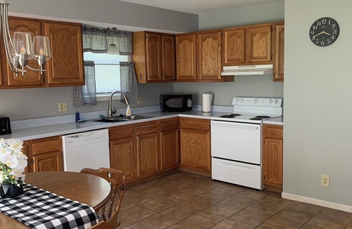 St. Joseph House | Lovely 2-bedroom townhome in Saint Joseph