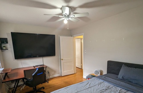 Wheaton-Glenmont House | Lovely 2 bedroom apartment so close to Wheaton metro