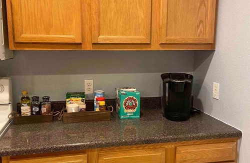 Clovis House | Lovely 2 bedroom w/2 bathroom cozy & clean rental