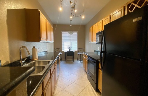 Deer Valley Condo | Lovely 2 Br, 2 Bath Condo in resort style, safe. 2 min to major roadways.