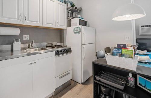 Midtown West Apartment | Lovely 2bed and 2bath with Unbeatable Location