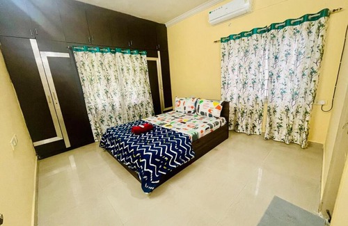 Begumpet Apartment | Lovely 2bhk at Begumpet with Ac