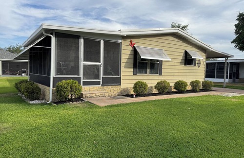 Silver Lake House | Lovely 2BR/2BA in Silver Lake of The Villages
