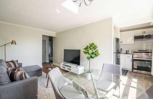 Mimico Apartment | Lovely 2BR Apartment, steps to Lake Waterfront