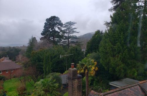 Reigate Apartment | Lovely 3 bed condo