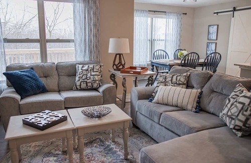 Loves Park House | Lovely 3 Bed Condo in Loves Park