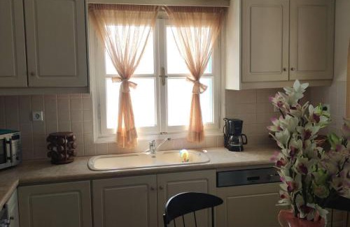 Massouri House | Lovely 3-Bed House in Murties