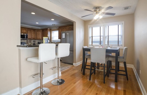 Forestview Apartment | Lovely 3-bedroom 1.5 bathroom unit with backyard!