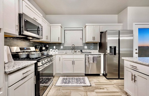 Las Cruces House | Lovely 3-bedroom 3baths house in Las Cruces with AC, WiFi. Enjoy!