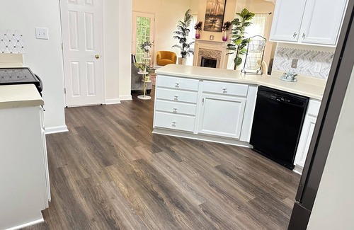 Hoover House | Lovely 3-bedroom and 3 bathroom townhome in delightful BHM with AC, WiFi