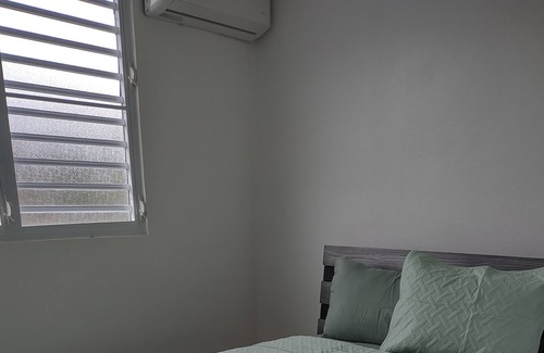 Camaceyes Apartment | Lovely 3-bedroom apt #6 5 minutes from Crash Boat beach