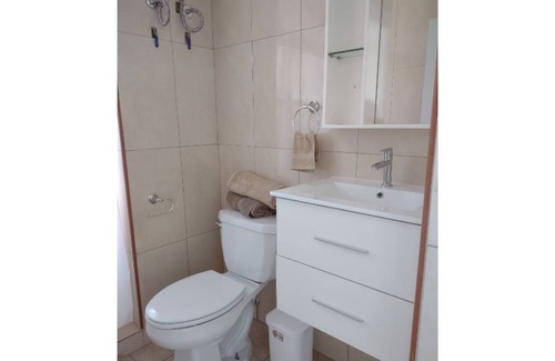 Camaceyes Apartment | Lovely 3-bedroom apt #3 only 5 minutes away from crashboat beach