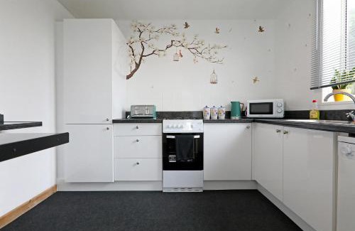 Norwich Apartment | Lovely 3 bedroom house with free parking & garden