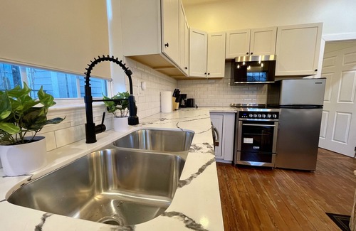 West Riverside House | Lovely 3 Bedroom Shotgun Home - 15 Minutes to French Quarter