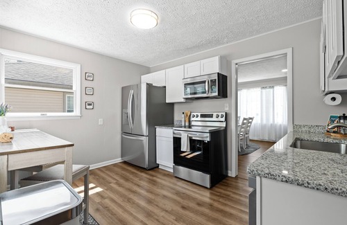 Royal Oak House | Lovely 3 BR Home w/Backyard - Sleeps 6