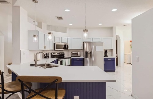 Haines City Villa | Lovely 4 bed/3 bath Pool Villa | Close to Golf & Walmart
