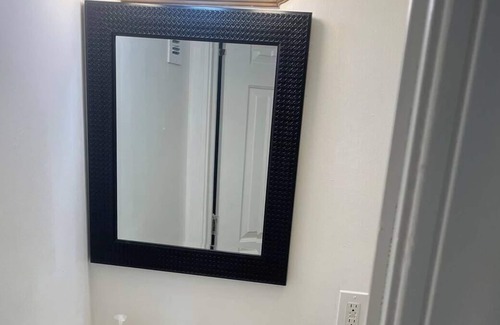 South Chicago Apartment | Lovely 4 Bedroom W/ Pool Table
