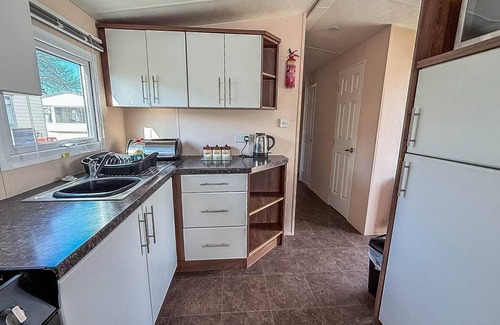 Louth House | Lovely 8 berth caravan with decking at Sunnydale Park, Lincolnshire ref 35091BR