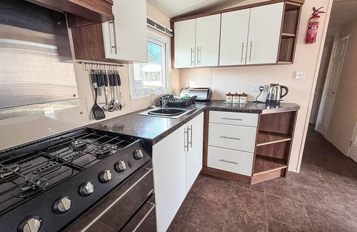 Louth House | Lovely 8 berth caravan with decking at Sunnydale Park, Lincolnshire ref 35091BR
