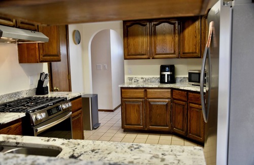 Westside House | Lovely adobe abode in Albuquerque with WiFi, AC, Fire Pit, Hot Tub