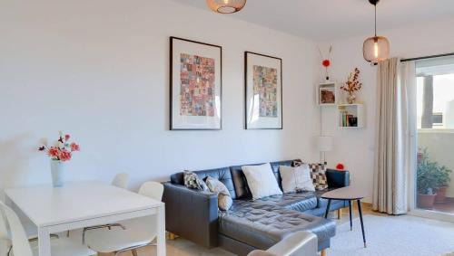 Puerto de la Duquesa Apartment | Lovely Aldea Beach Apartment