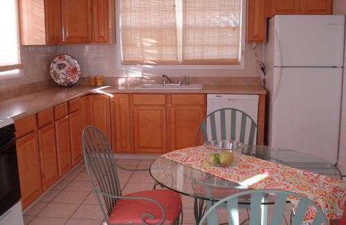 George Town House | Lovely and affordable.close beaches/town/fishing/360 view, 84 5 star reviews
