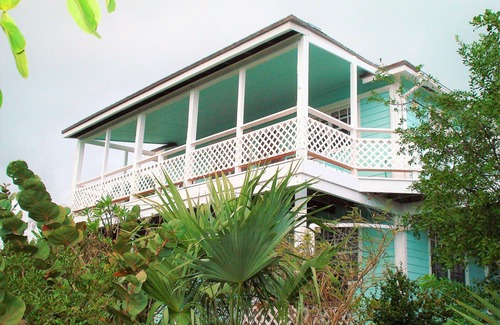 George Town House | Lovely and affordable.close beaches/town/fishing/360 view, 84 5 star reviews