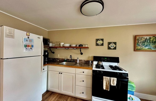 Old Forge Cottage | Lovely and Spacious Studio with Full Bath and Kitchen!