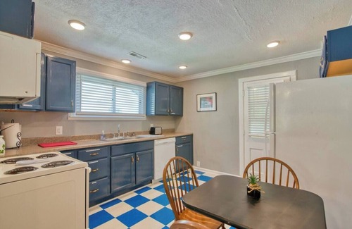 Bristol House | Lovely and tranquil location complemented by modern touches and amenities.