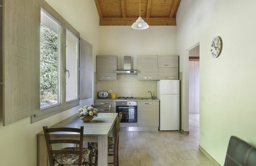 Villa Collemandina Villa | Lovely apartment in villa for 3 people with pool, WIFI, terrace, pets allowed and parking