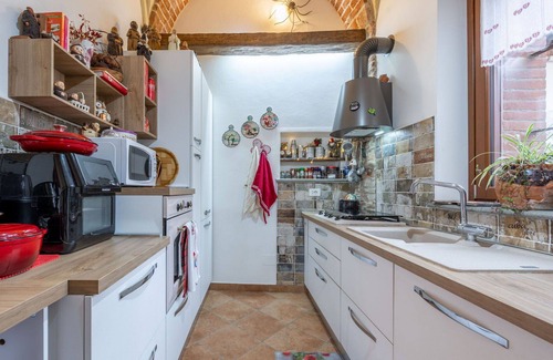 Monastero Bormida Apartment | Lovely apartment for 4 guests with WIFI, TV, patio, pets allowed and parking