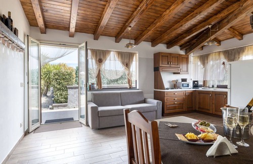 Coste Apartment | Lovely apartment for 6 guests with WIFI, A/C, TV and pets allowed