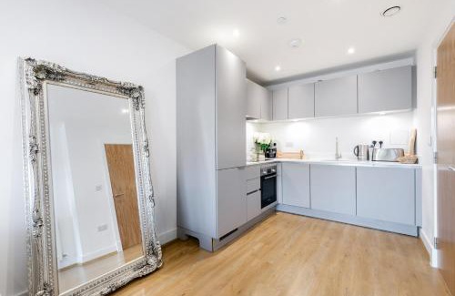 Whyteleafe Apartment | Lovely apartment close to Gatwick airport
