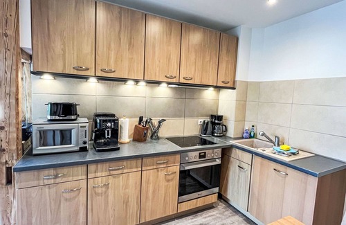 Zella-Mehlis Apartment | Lovely apartment for 4 people with WIFI, TV and pets allowed