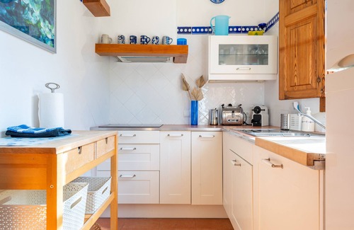 Puerto de Soller Apartment | Lovely Apartment On the Beach with Beautiful Terraces, A/C & Wi-Fi