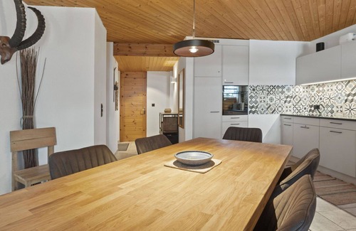 Lenzerheide Apartment | Lovely apartment for 4 guests with pool, TV and balcony