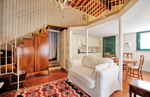 Empoli Apartment | Lovely apartment for 2 guests with WIFI, pool, A/C, TV and parking