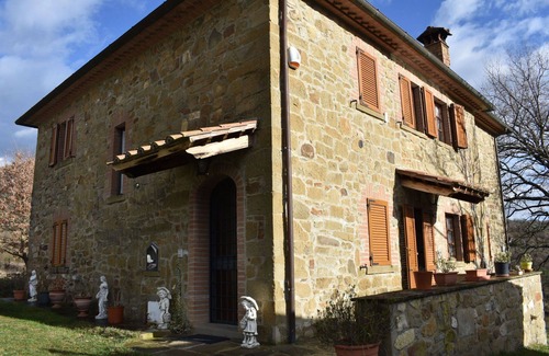 Volerrano Apartment | Lovely apartment for 8 guests with WIFI, pool, pets allowed and parking